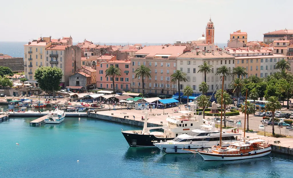 Ajaccio Napóleon szülővárosa