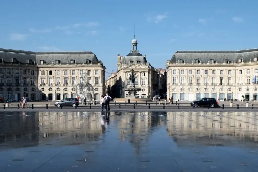 Bordeaux – borváros és kirakott part (UNESCO)