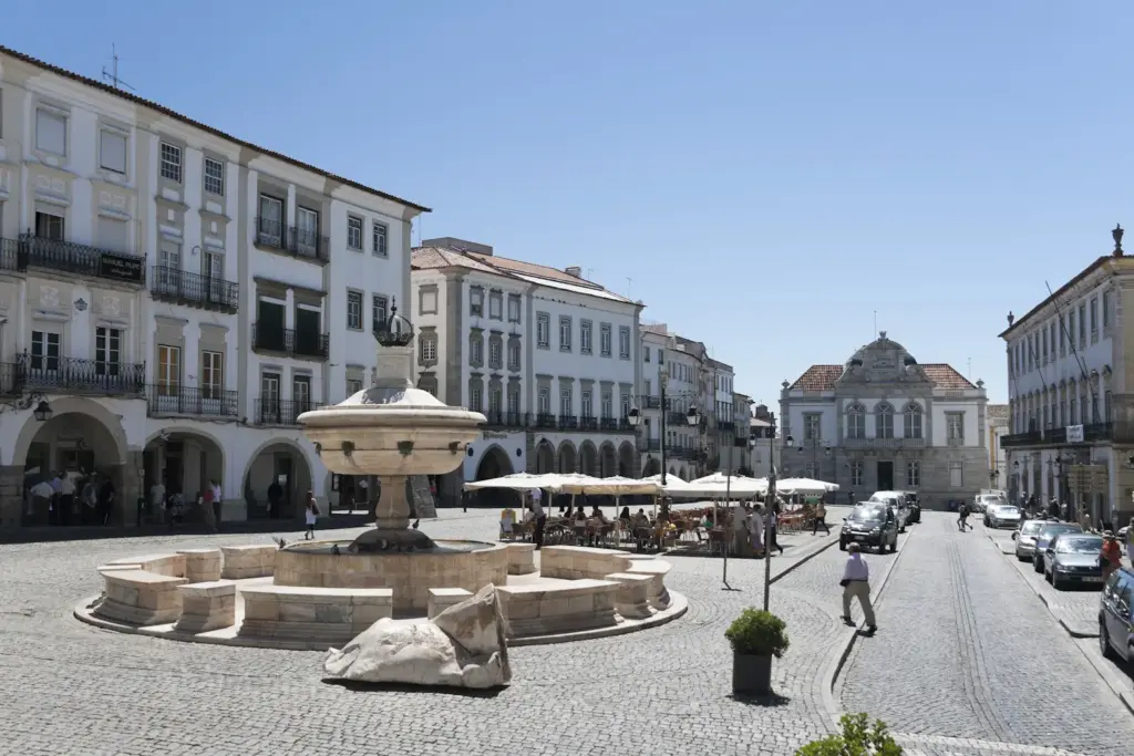 Évora – Diana-templom és csontkápolna (UNESCO)