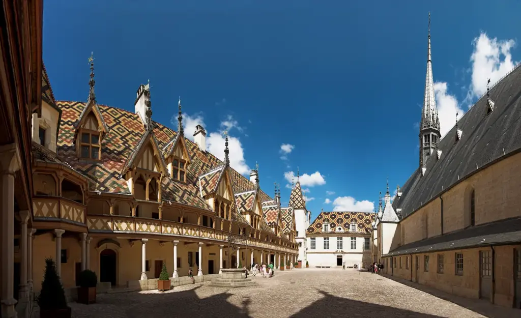 Beaune – Hospices kórház (UNESCO) és boraukció