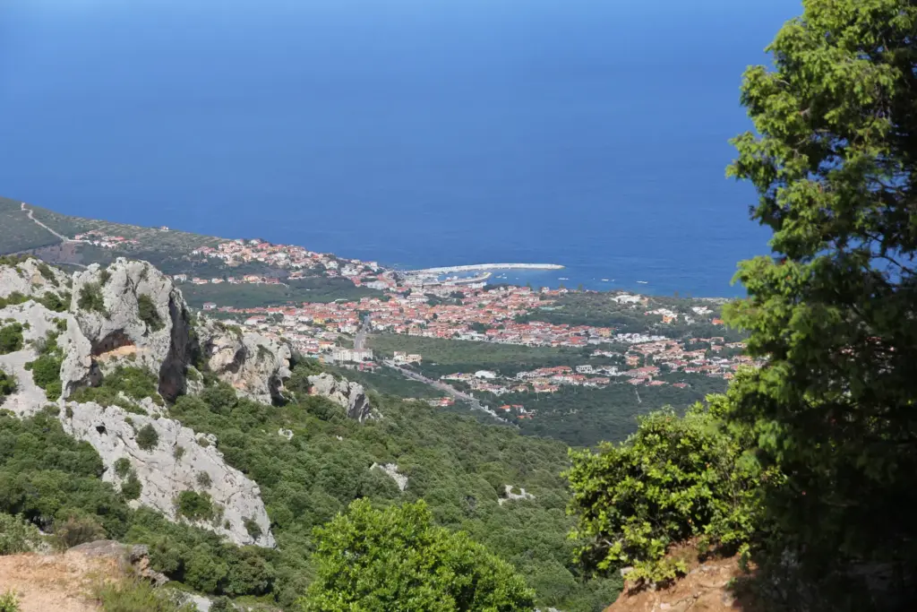 Cala Gonone – vitorlázás és barlangok