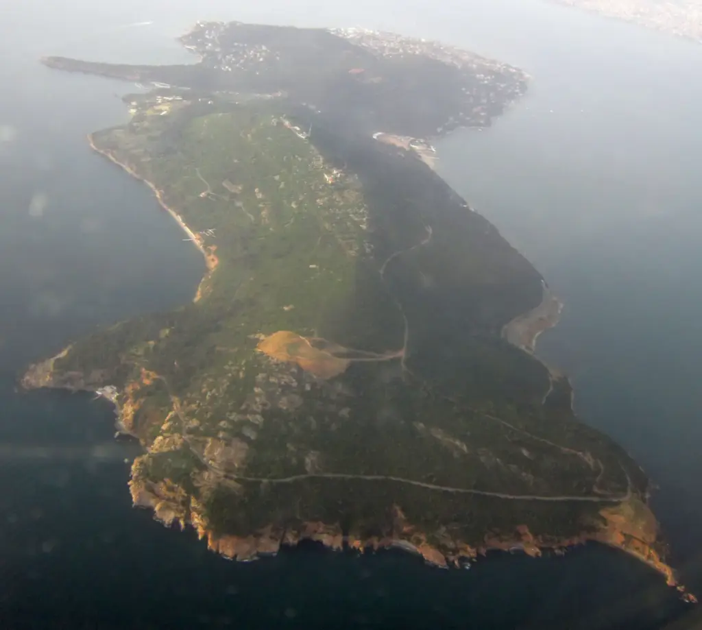 Büyükada – hintóval vagy kerékpárral (autók tiltva)