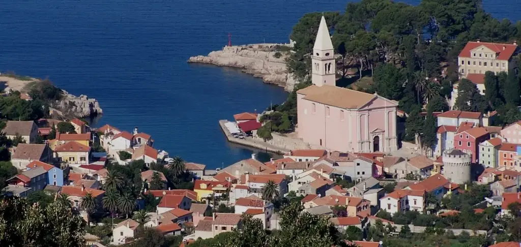 Veli Lošinj – öböl és erődtorony