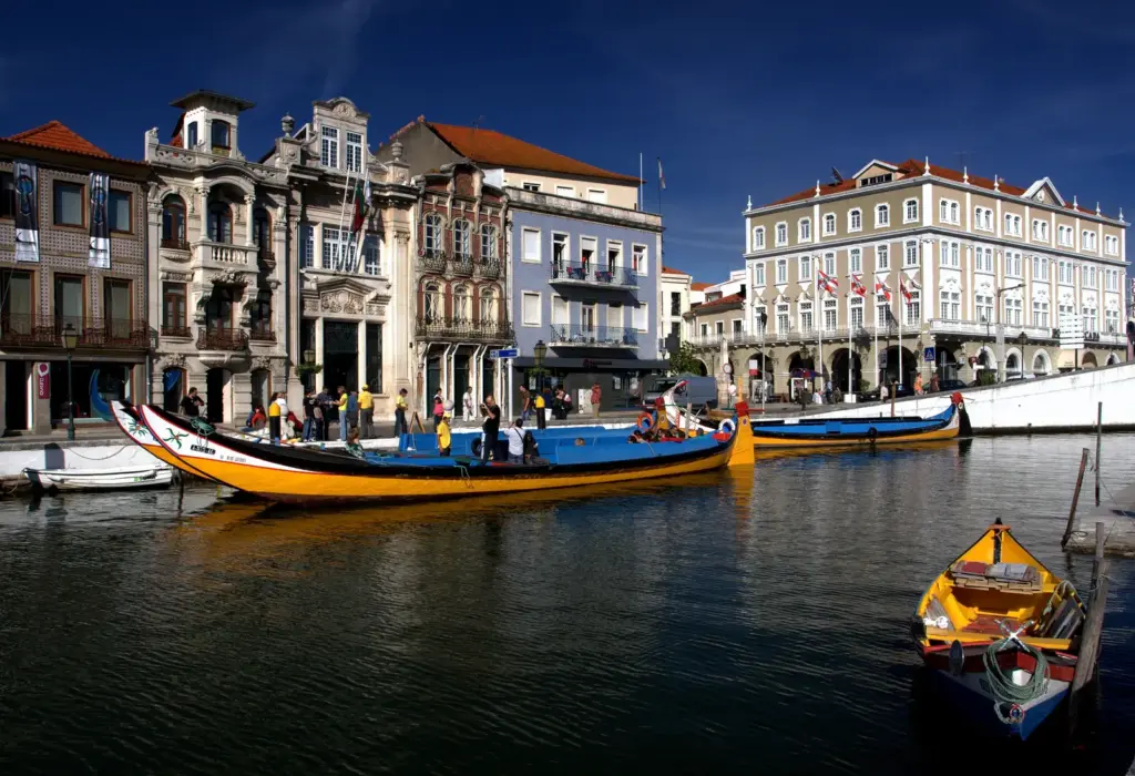 Aveiro – portugál Velence (moliceiro csónak)