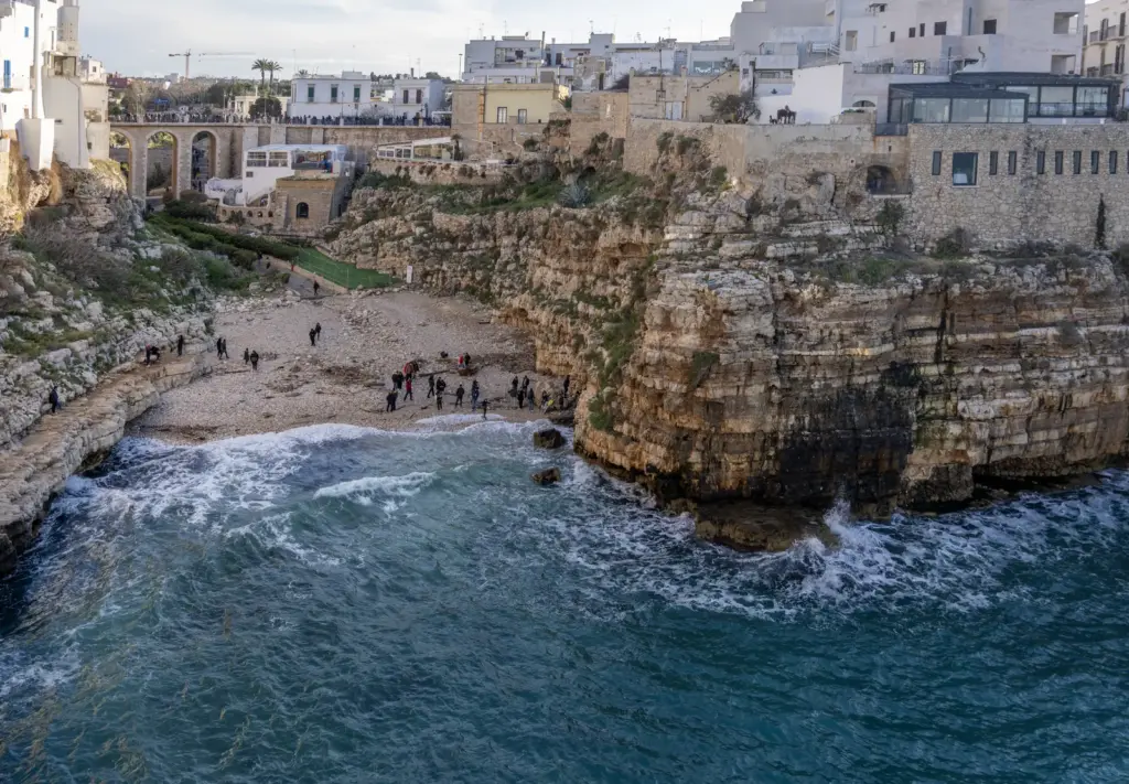 Polignano a Mare – sziklaparti tengeri fürdő