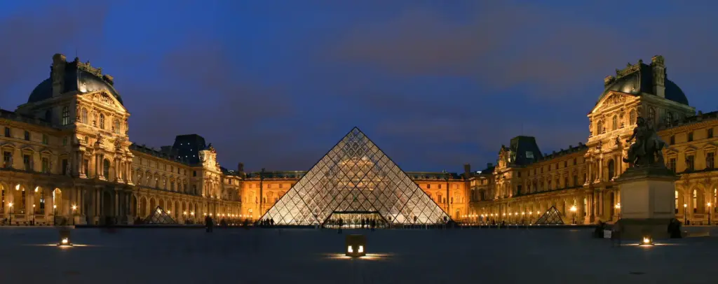 Louvre Múzeum