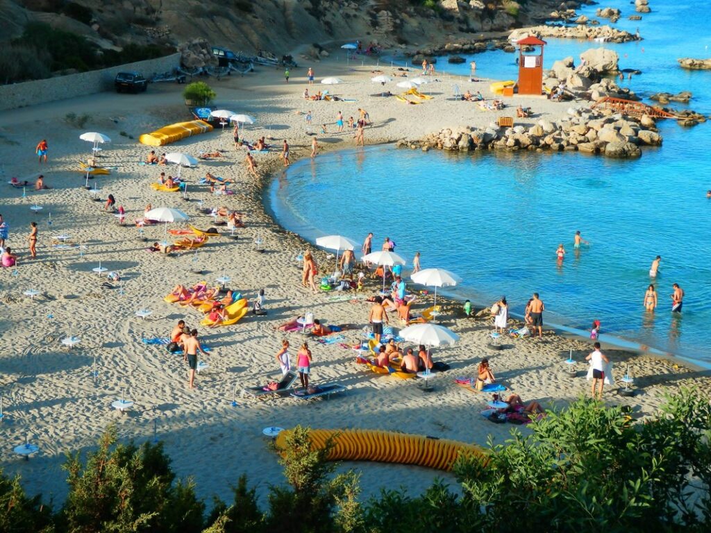 Konnos Bay